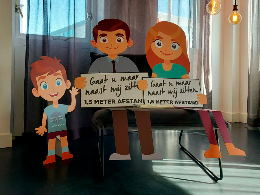 Familie Karton klaar om aan het werk te gaan in Amstelveen