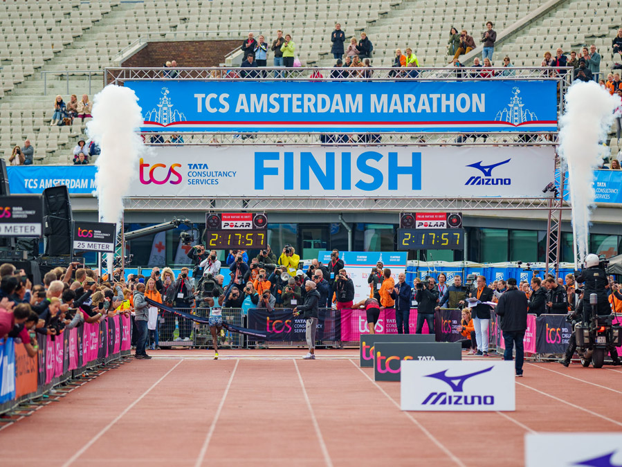 Finish in het stadion © Foto: TCS Amsterdam Marathon